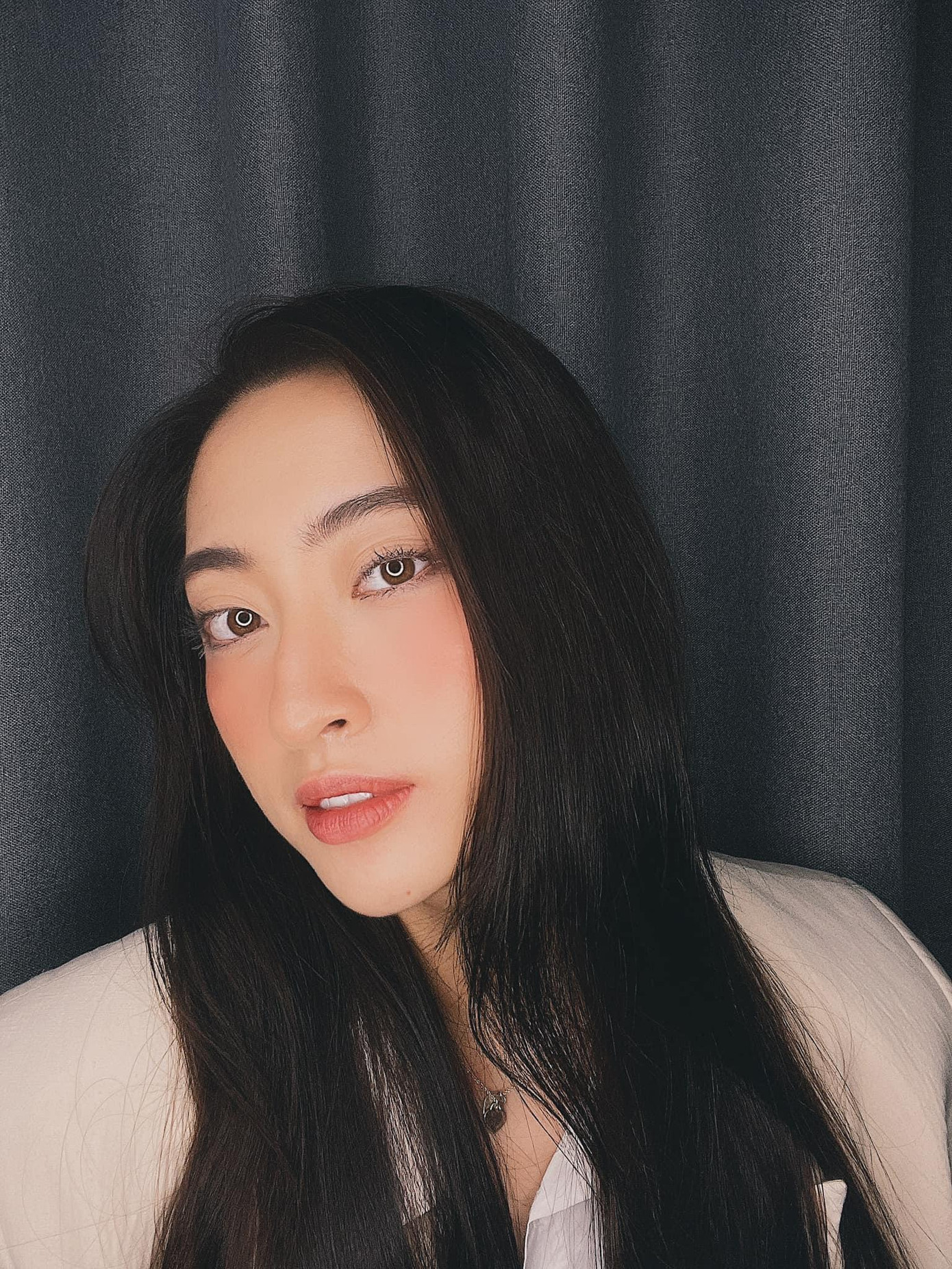 Diện trang phục giản dị nhưng Miss World Vietnam 2019 vẫn toát lên thần thái xinh đẹp, cuốn hút. Diện trang phục giản dị nhưng Miss World Vietnam 2019 vẫn toát lên thần thái xinh đẹp, cuốn hút.