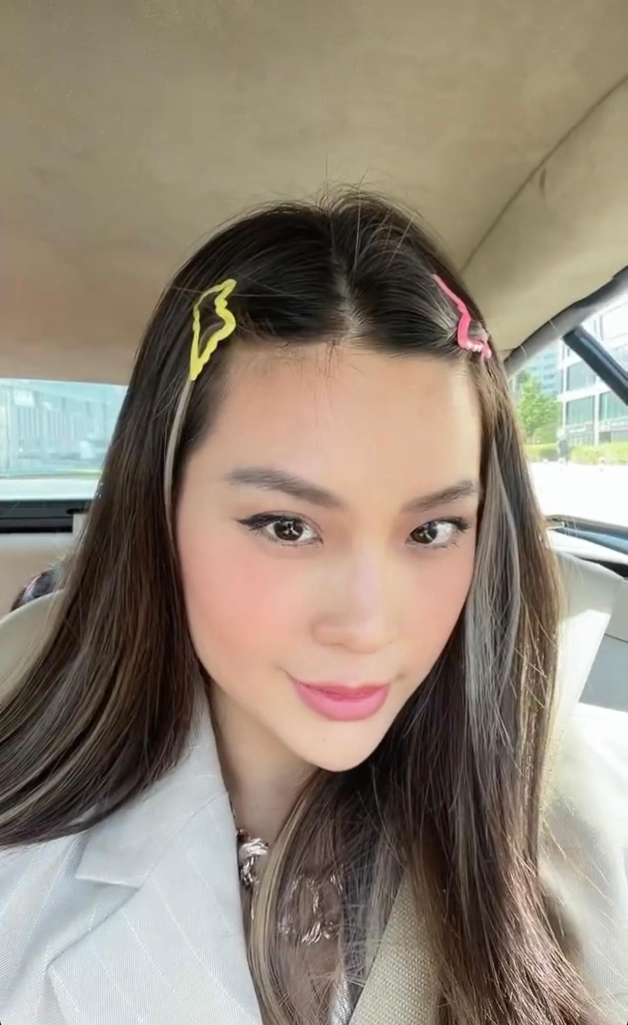 Á hậu Diễm Trang xinh đẹp, rạng rỡ bên Ba Lan khi sang thăm chồng. Á hậu Diễm Trang xinh đẹp, rạng rỡ bên Ba Lan khi sang thăm chồng.