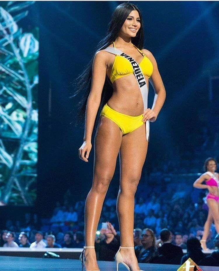 Sthefany Gutiérrez sở hữu vẻ đẹp rất khoẻ khoắn với những đường cong đầy đặn, nóng bỏng đậm chất Latinh. Người đẹp có khung xương to, bắp đùi rắn chắc và càng gây chú ý với mái tóc siêu dài thướt tha.