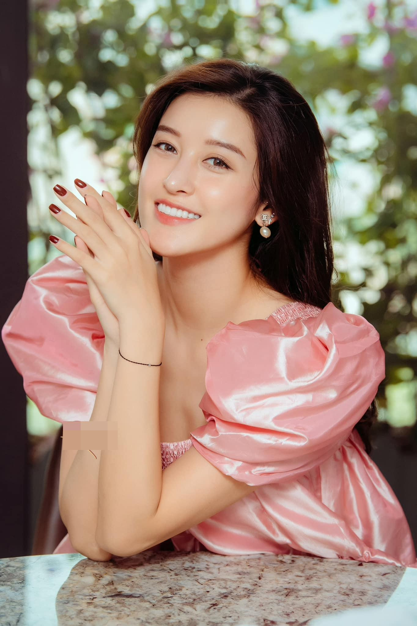 Ở nhà tránh dịch, Á hậu Huyền My vẫn giữ được vẻ xinh đẹp, rạng ngời khiến các fans ngưỡng mộ. Ở nhà tránh dịch, Á hậu Huyền My vẫn giữ được vẻ xinh đẹp, rạng ngời khiến các fans ngưỡng mộ.