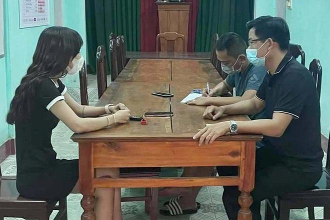 Sau khi phát tán clip thể hiện hành động phản cảm, cô T. được mời lên làm việc tại Công an TP Huế.