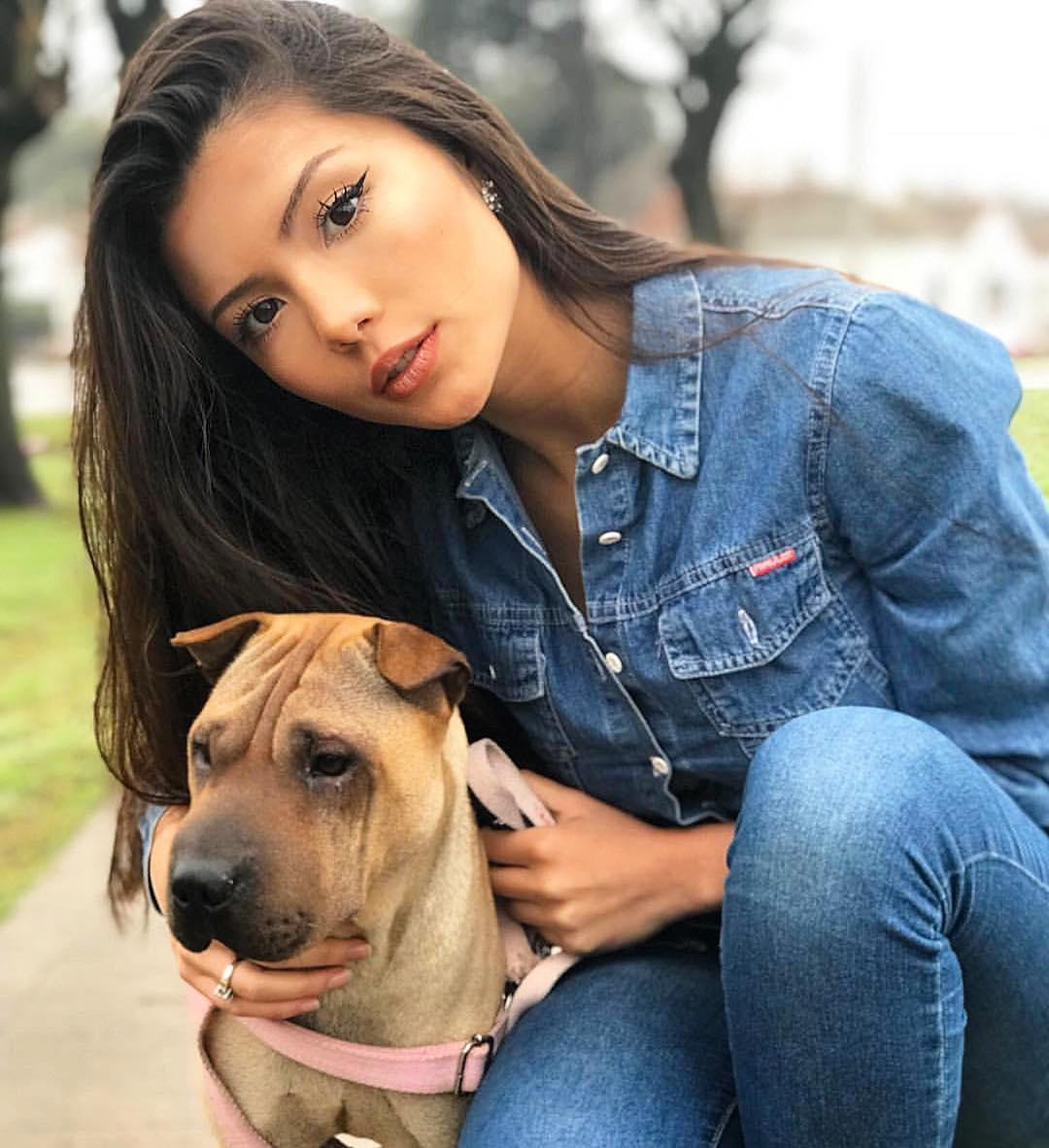 Người đẹp năm nay 21 tuổi và là một vũ công ba lê.