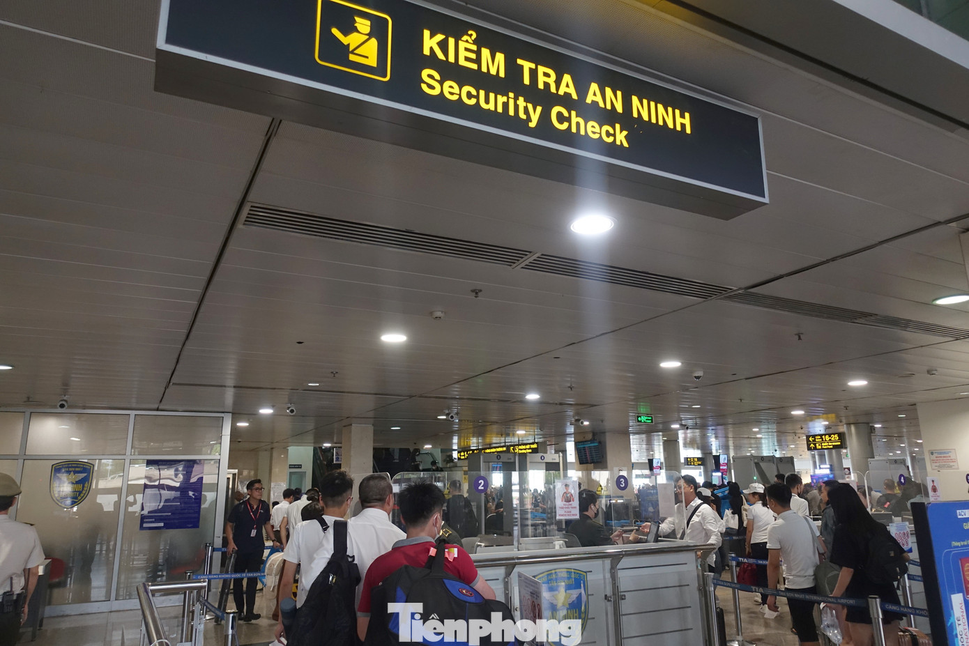 Bên cạnh đó, các đơn vị sẽ phối hợp trong công tác triển khai thông tin chuyến bay tại các khung giờ cao điểm để điều hòa, phân bổ nguồn lực cũng như tăng cường trao đổi, rà soát slot để khai thác phù hợp theo năng lực nhà ga.