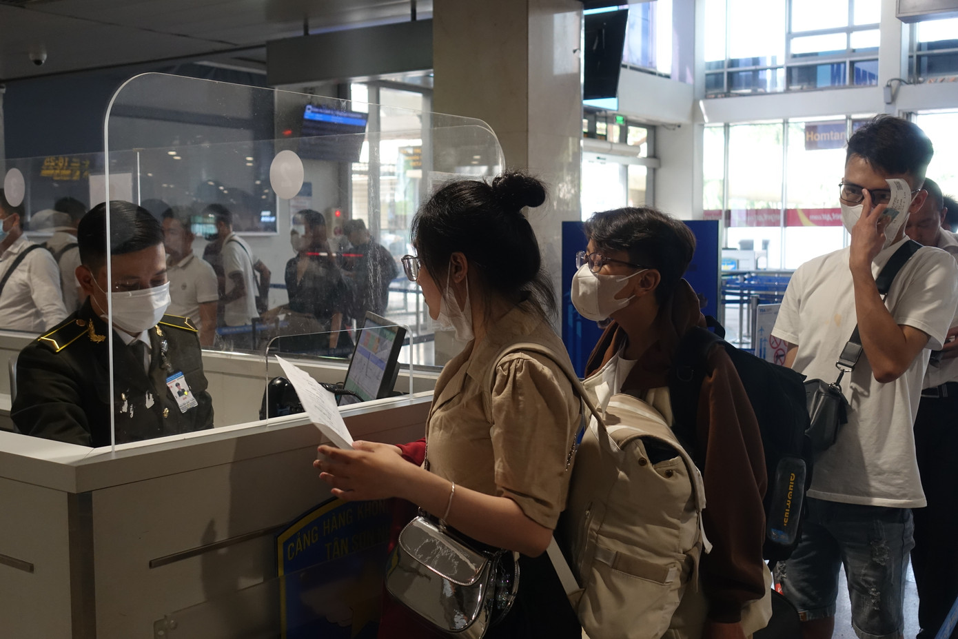 Để đảm bảo công tác phục vụ hành khách trong dịp cao điểm, Cảng HKQT Tân Sơn Nhất cho biết đơn vị đã tăng cường nhân sự, xây dựng kế hoạch làm việc chi tiết tại từng vị trí...