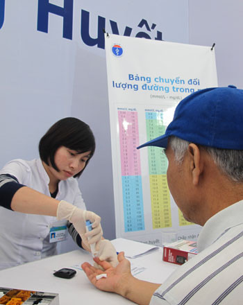  Tại Việt Nam, đa số người được chẩn đoán bị đái tháo đường khi đã có biến chứng. Ảnh: N.P