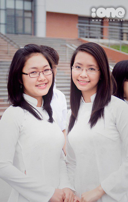 Sở thích của Thảo là tập yoga, đọc sách và đi chơi với bạn bè. Sở thích của Thảo là tập yoga, đọc sách và đi chơi với bạn bè