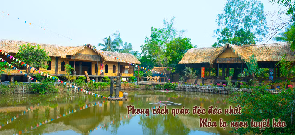 Nhà dài Ê-đê, Nhà dài Gia Rai bên cạnh suối Thác Ialy và dòng Sông Sê San