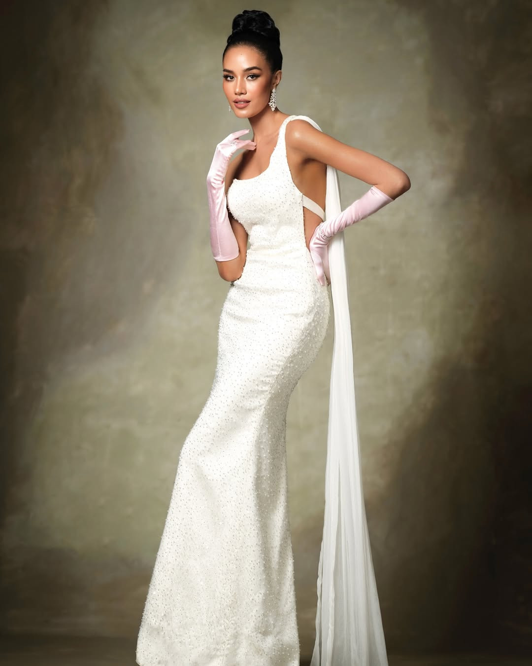 "Tôi không chỉ là một phụ nữ đang nỗ lực theo đuổi ước mơ của mình, mà còn là biểu tượng của sức mạnh và quyền lực của phụ nữ. Nâng cao nhận thức về ung thư vú là mục đích của tôi. Và tôi muốn khuyến khích tất cả phụ nữ hãy tự chịu trách nhiệm về sức khỏe của mình để cùng nhau tạo ra một thế giới mà không có gì nằm ngoài khả năng của phụ nữ", cô viết trong hồ sơ dự thi Hoa hậu Thế giới.