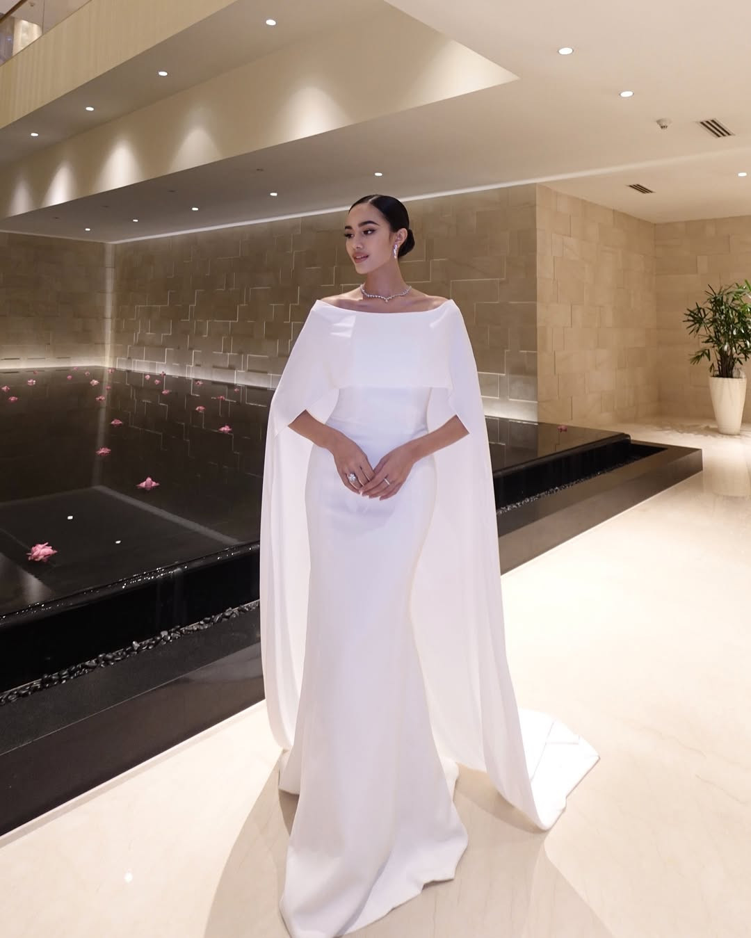 Opal Suchata Chuangsri là ứng viên nổi bật của khu vực châu Á tại cuộc thi Hoa hậu Thế giới 2025. Cô có chiều cao ấn tượng 1,8 m và gu thời trang thanh lịch, nổi bật.