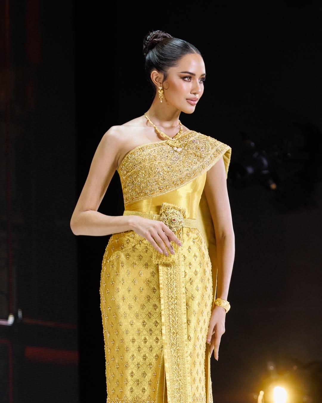 Opal Suchata Chuangsri đã làm nên lịch sử khi trở thành người đẹp Thái Lan đầu tiên đăng quang danh hiệu Hoa hậu Thế giới.