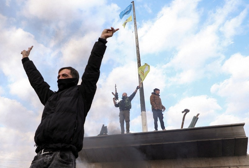 Cảnh tượng tương tự ở Qamishli. (Ảnh: Reuters) Cảnh tượng tương tự ở Qamishli. (Ảnh: Reuters)