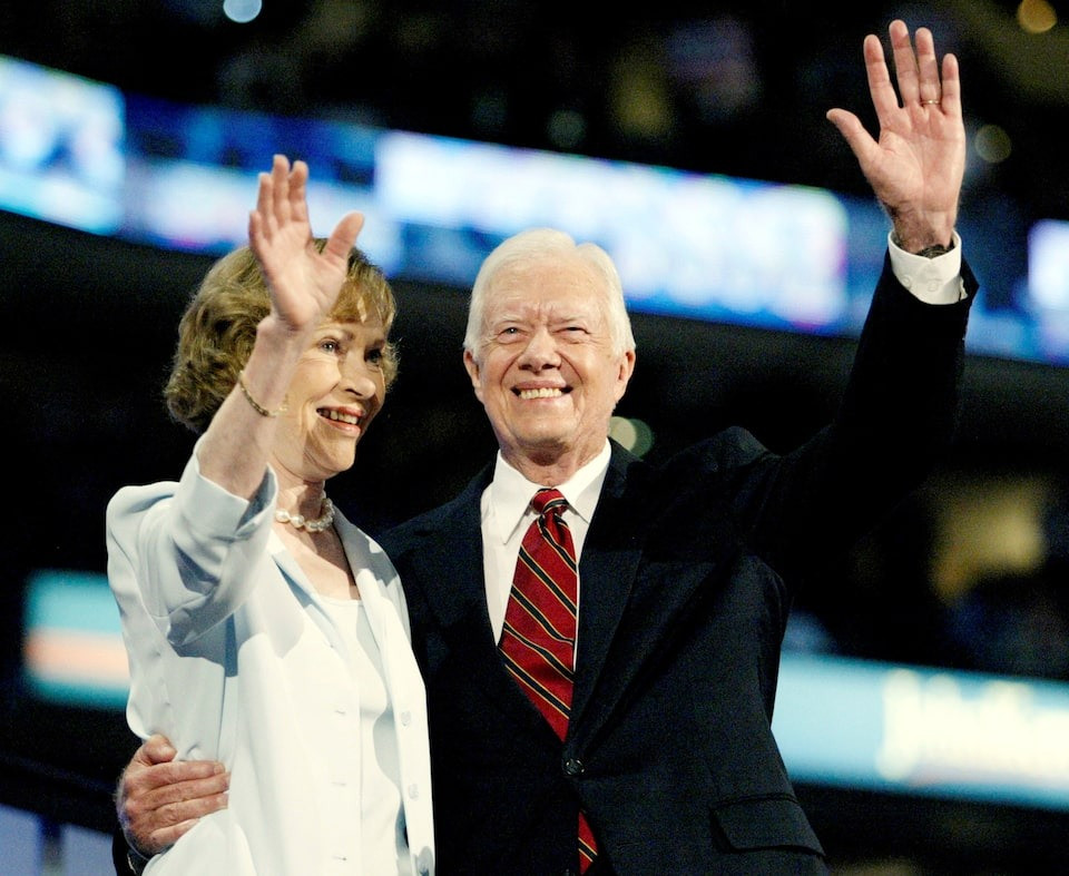 Cựu Tổng thống Jimmy Carter và phu nhân Rosalynn Carter hồi năm 2004. (Ảnh: Reuters) Cựu Tổng thống Jimmy Carter và phu nhân Rosalynn Carter hồi năm 2004. (Ảnh: Reuters)