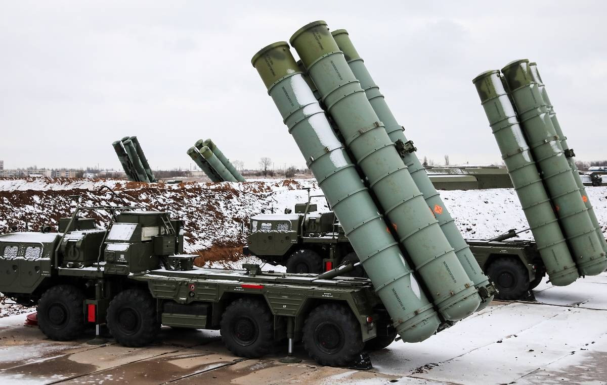 Hệ thống phòng không &quot;rồng lửa&quot; S-400. (Ảnh: Tass)