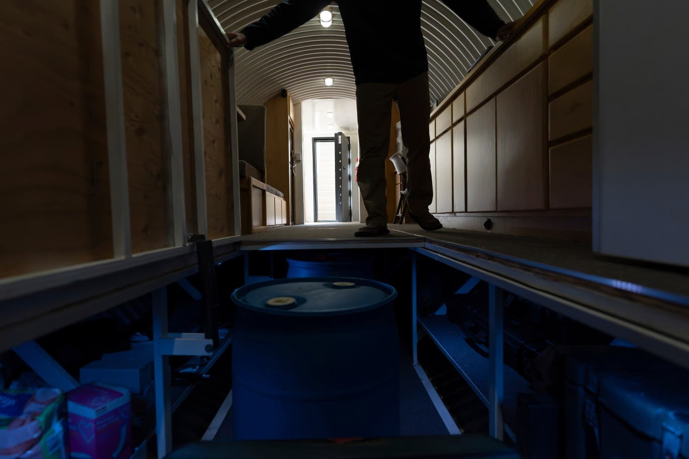 Bên trong một hầm trú ẩn. (Ảnh: AP)