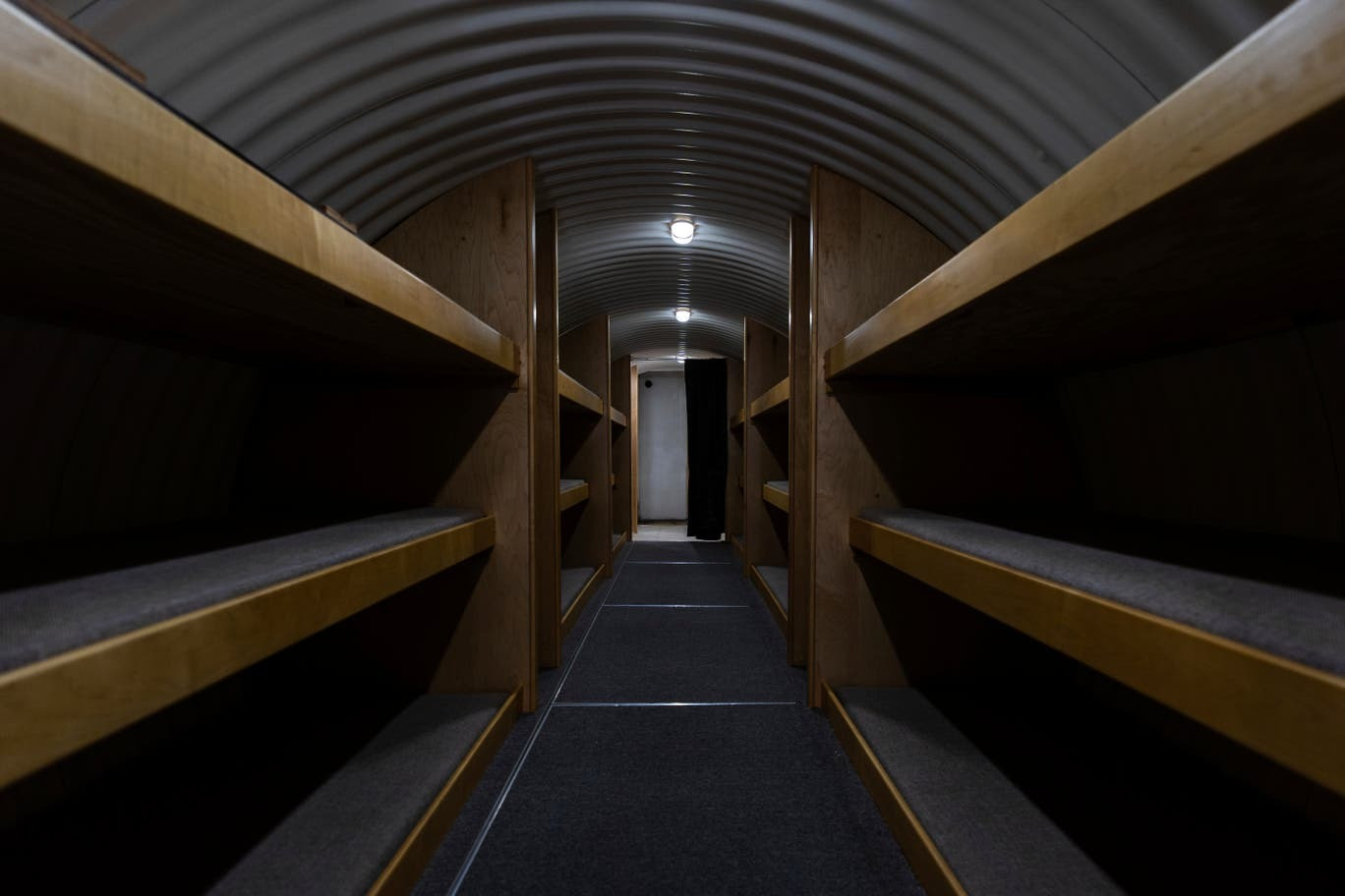 Bên trong một hầm trú ẩn. (Ảnh: AP)