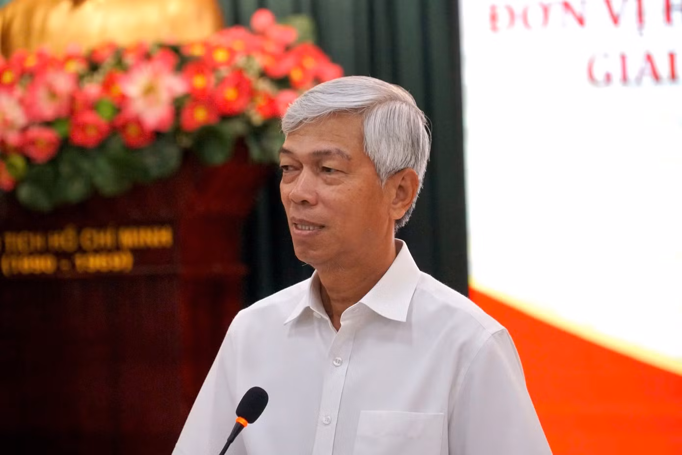 Phó Chủ tịch UBND TP HCM Võ Văn Hoan yêu cầu các địa phương, sở, ngành liên quan không gây phiền hà cho người dân trong quá trình sắp xếp