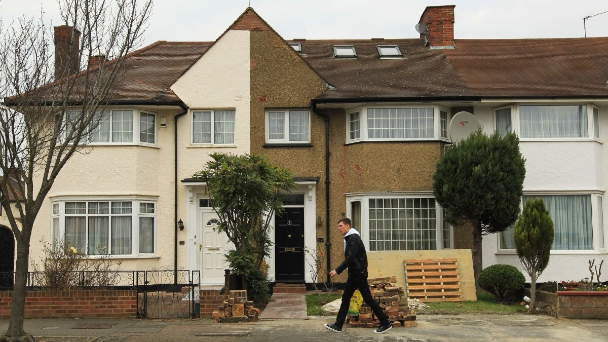 Ngôi nhà nhỏ của gia đình Asma ở London. (Ảnh: Reuters)