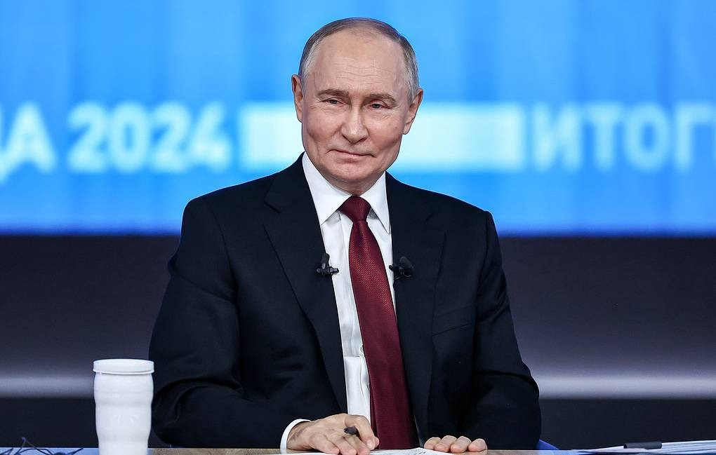 Tổng thống Nga Vladimir Putin trong cuộc họp báo. (Ảnh: Tass)