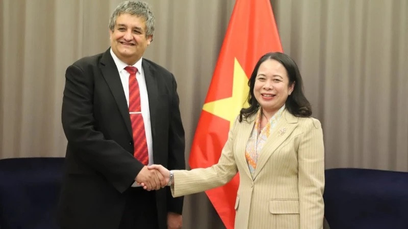 Phó Chủ tịch nước Võ Thị Ánh Xuân và Phó Chủ tịch Đảng Cộng sản Séc - Morava Petr Simunek tại cuộc gặp. (Ảnh: VOV) Phó Chủ tịch nước Võ Thị Ánh Xuân và Phó Chủ tịch Đảng Cộng sản Séc - Morava Petr Simunek tại cuộc gặp. (Ảnh: VOV)