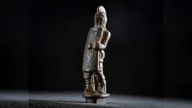 Cán dao La Mã mô tả một đấu sĩ secutor được tìm thấy tại Thị trấn La Mã Corbridge trên Bức tường Hadrian ở Northumberland, Anh. (Ảnh: English Heritage) Cán dao La Mã mô tả một đấu sĩ secutor được tìm thấy tại Thị trấn La Mã Corbridge trên Bức tường Hadrian ở Northumberland, Anh. (Ảnh: English Heritage)