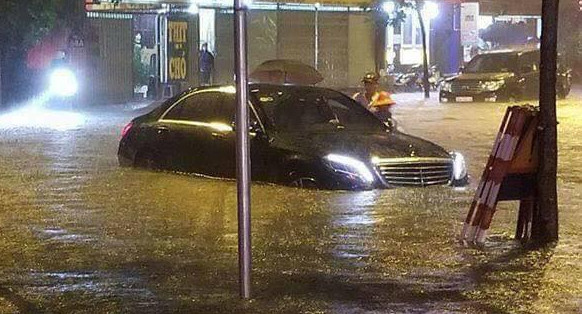 Xe bị ngập nước xử lý thế nào? ảnh 1