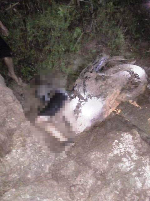 Lào Cai sạt lở đất vùi lấp hai người đi xe máy tử vong ảnh 1