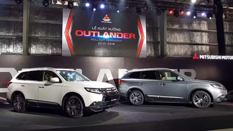Mitsubishi Outlander CKD có giá bán từ 808 triệu đồng ảnh 1