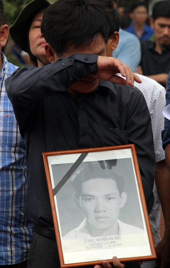 Anh Nguyễn Văn Trỗi an nghỉ tại nghĩa trang liệt sĩ TP.HCM ảnh 1