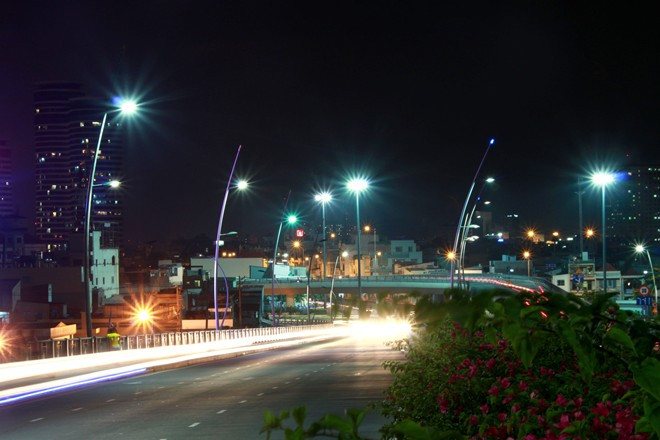 Cầu Thủ Thiêm (Q.Bình Thạnh) dài 1250m, bắc qua sông Sài Gòn đã trở thành điểm đến quen thuộc