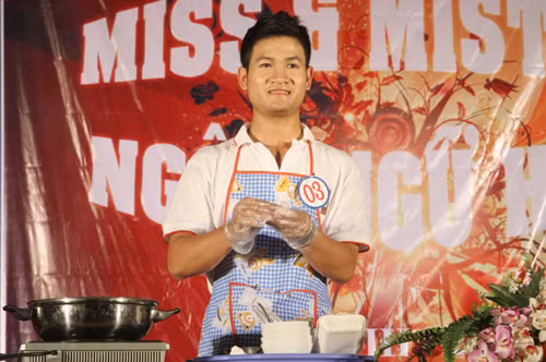 Đêm Chung kết còn thú vị với một các tiết mục tài năng: Cao Mạnh Cường trổ tài bếp núc với món bánh trôi