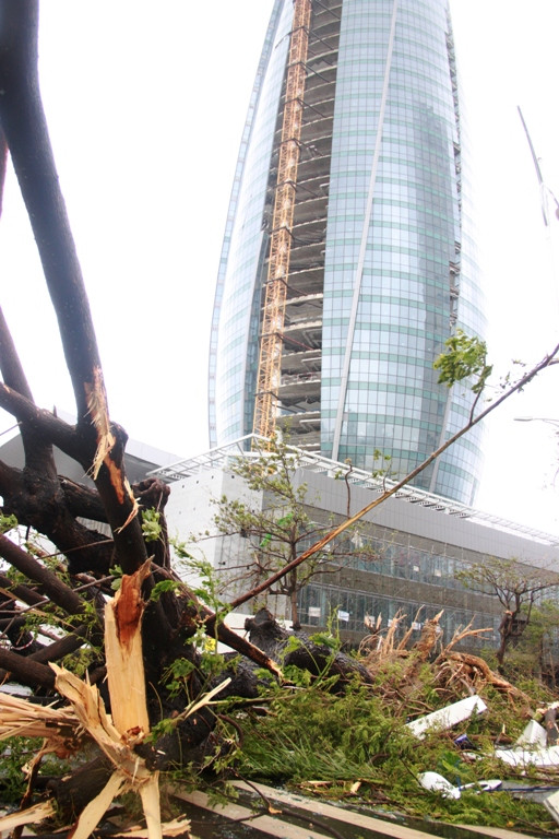 Nhiều công trình bị ảnh hưởng