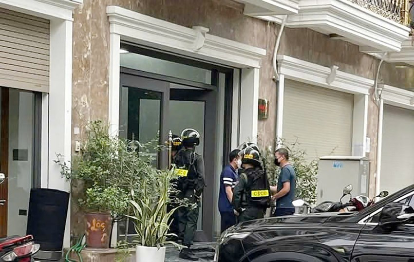 Lực lượng công an xuất hiện trước một số địa chỉ tại thành phố Thanh Hóa