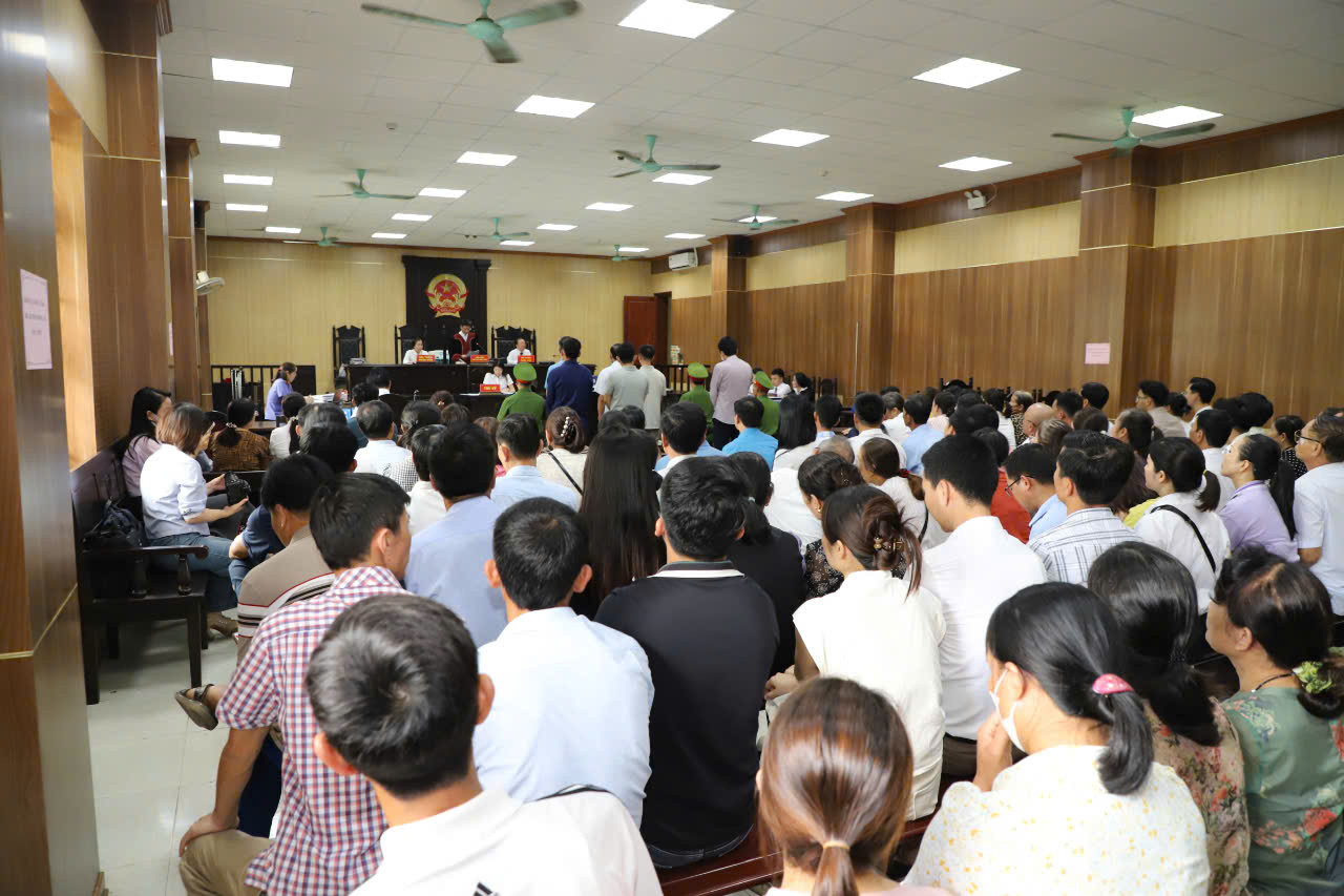 Toàn cảnh phiên toà Toàn cảnh phiên toà