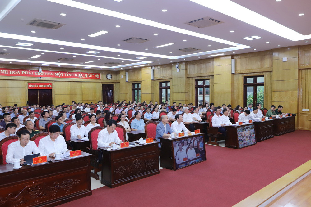 Lãnh đạo tỉnh và đại biểu dự tại điểm cầu Tỉnh ủy Thanh Hóa.