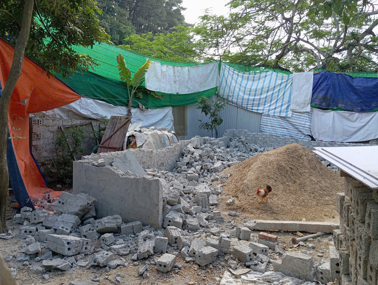 Hiện trạng công trình vi phạm được tháo dỡ Hiện trạng công trình vi phạm được tháo dỡ