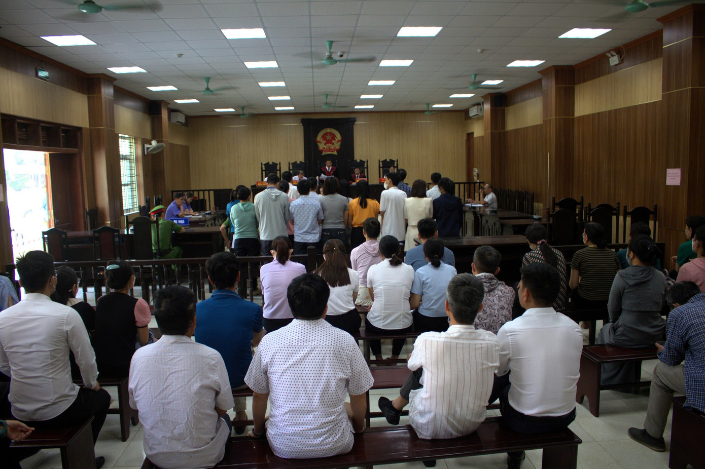 Toàn cảnh phiên toà Toàn cảnh phiên toà