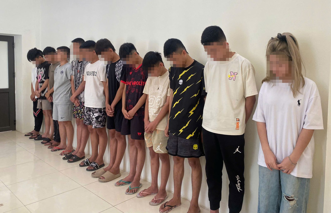 Nhóm thanh thiếu niên bị triệu tập. Ảnh: Công an Thanh Hóa Nhóm thanh thiếu niên bị triệu tập. Ảnh: Công an Thanh Hóa