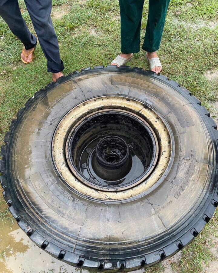 Bánh xe ô tô bị văng ra ngoài khi ô tô đang lưu thông trên đường