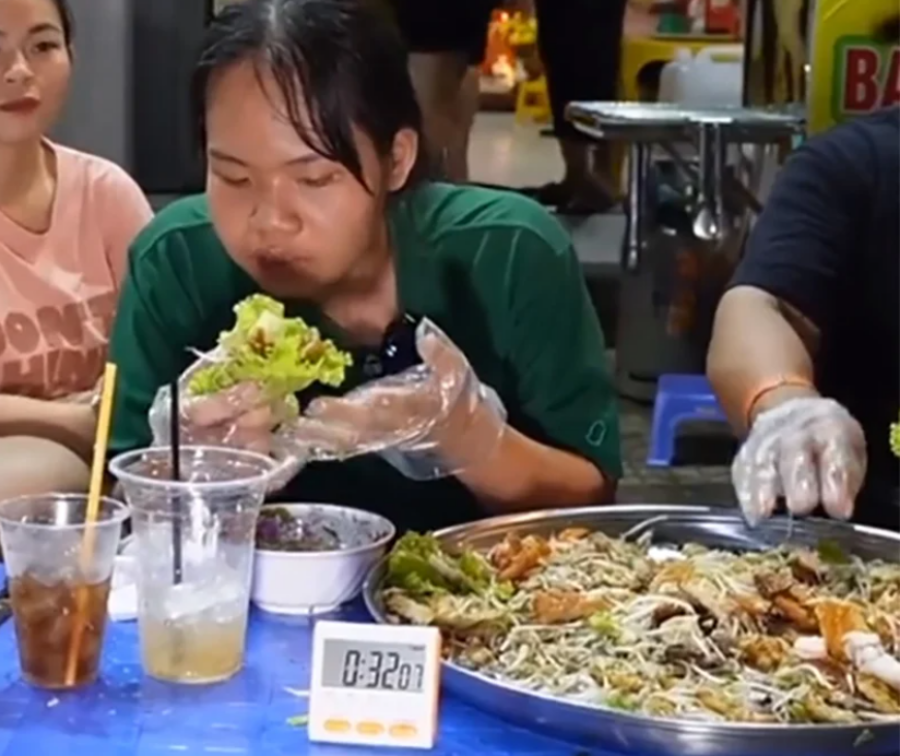 Mai thất bại trong thử thách ăn 20 cái bánh xèo