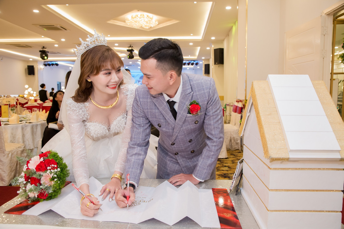 Cặp đôi tổ chức hôn lễ vào đầu năm 2023. Cặp đôi tổ chức hôn lễ vào đầu năm 2023.