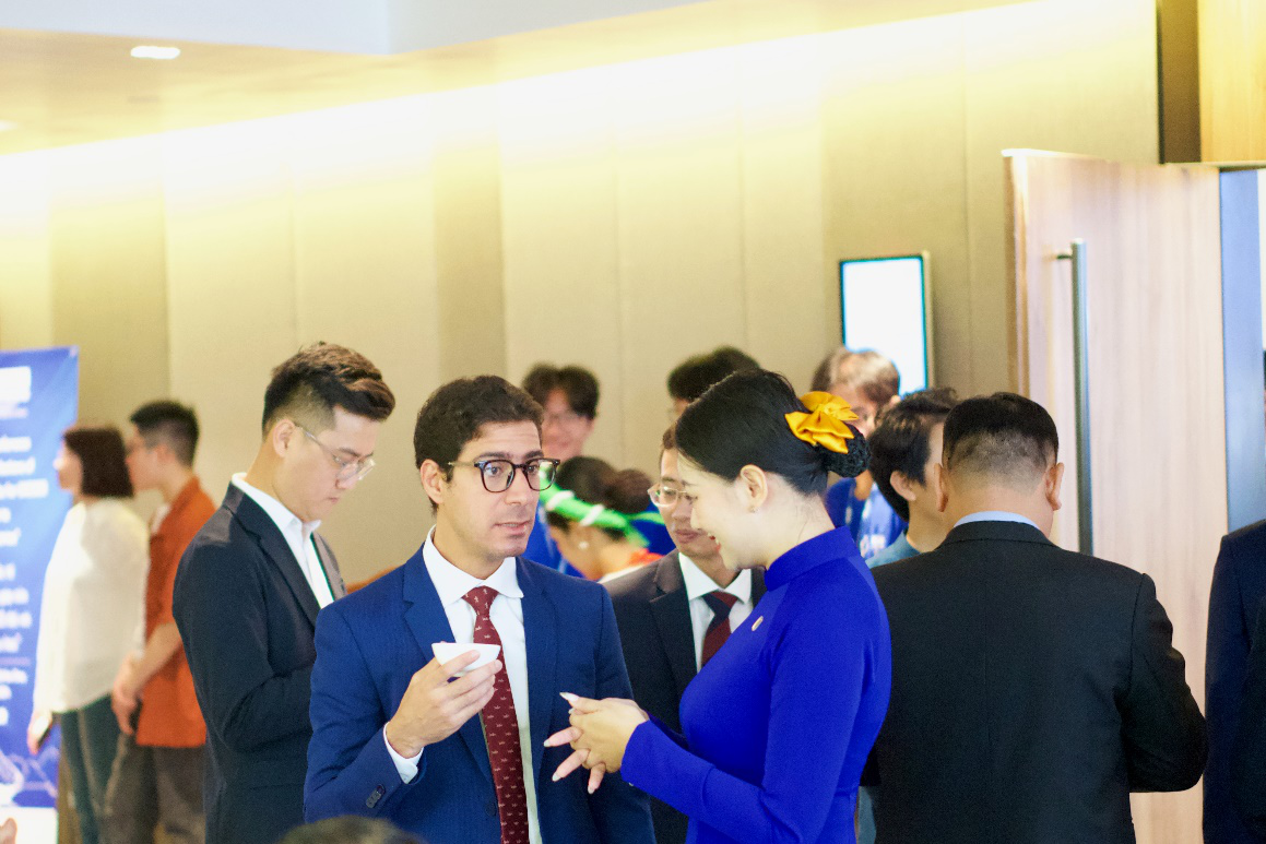 Chuyên gia văn hóa Quốc tế trao đổi Văn hóa trà tại sự kiện