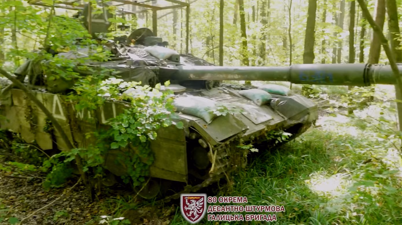 Hình ảnh trong video được Lữ đoàn tấn công đường không số 80 của Ukraine đăng tải. (Ảnh chụp màn hình)