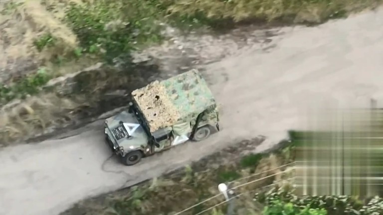 Xe Humvee được quân đội Ukraine sử dụng. (Ảnh: RT) Xe Humvee được quân đội Ukraine sử dụng. (Ảnh: RT)