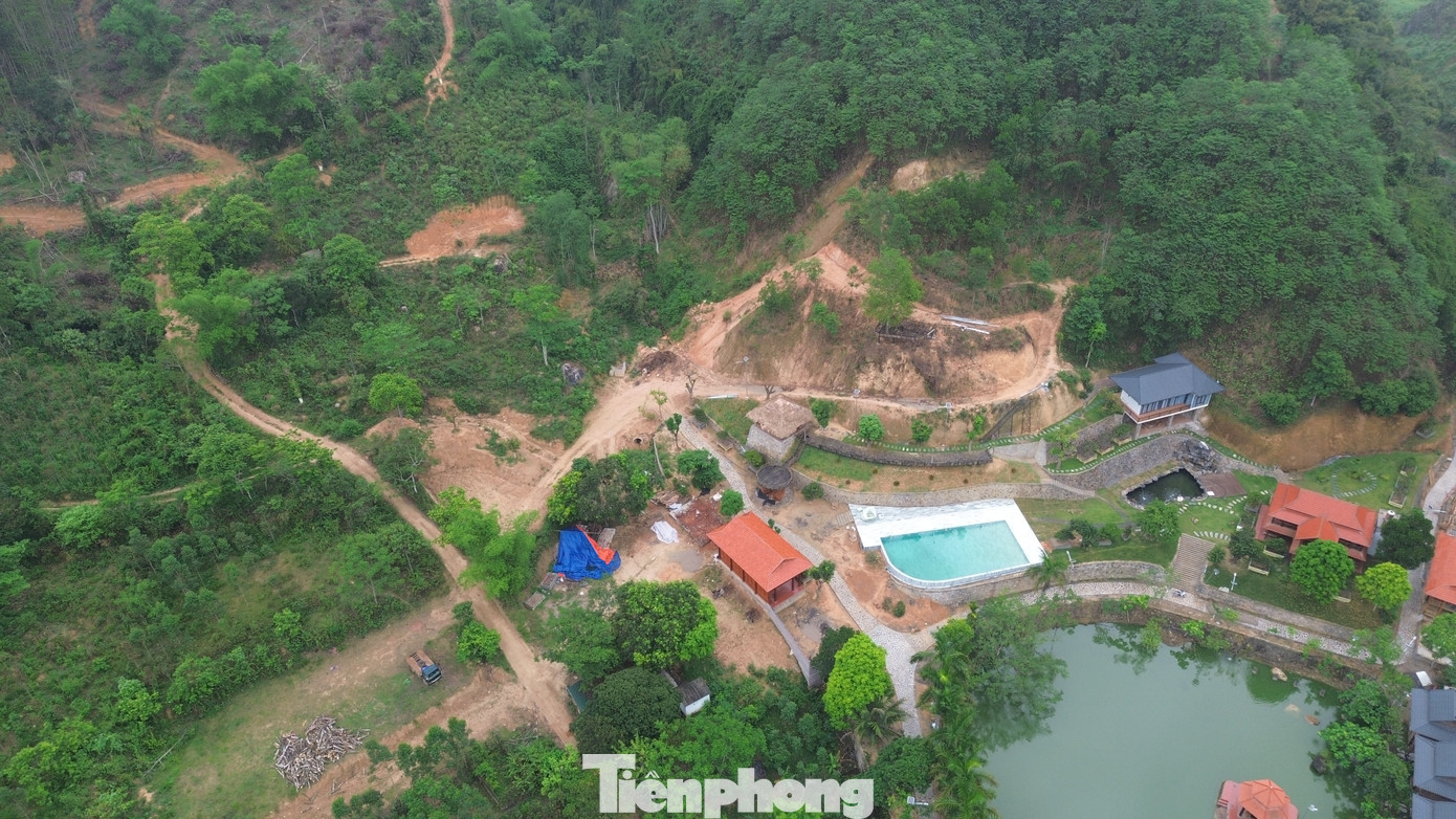 Một số công trình, hạng mục còn xây dựng trên diện tích đất lâm nghiệp. Một số công trình, hạng mục còn xây dựng trên diện tích đất lâm nghiệp.