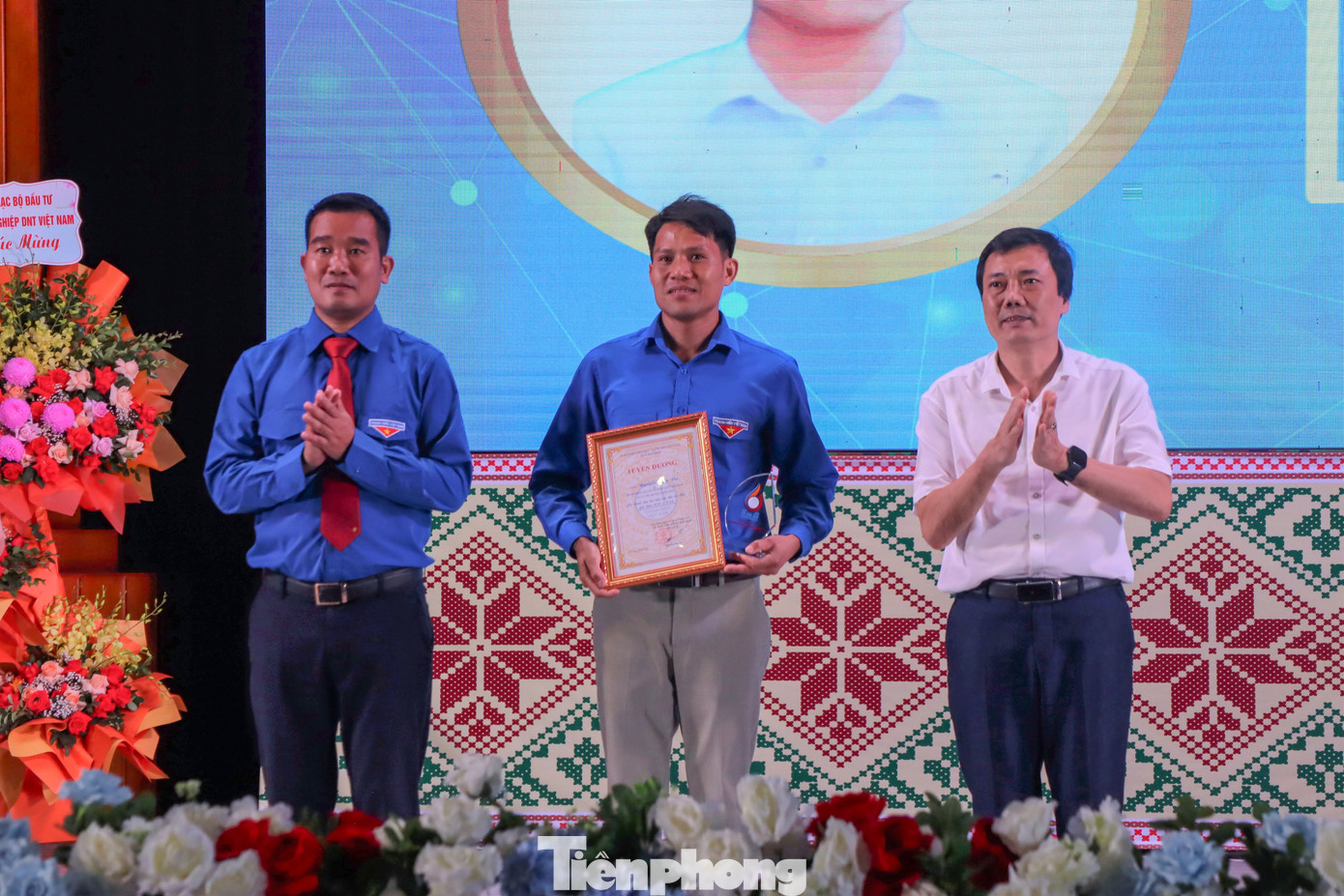 Tiếp nối chương trình, Đại hội đã tuyên dương 23 gương thanh niên tiên tiến làm theo lời Bác giai đoạn 2019 – 2024; có nhiều giải pháp đổi mới, có sáng kiến kinh nghiệm, sáng tạo trong việc tham mưu đề xuất, có kết quả nổi bật trong học tập, lao động, công tác và đời sống xã hội; hoàn thành xuất sắc nhiệm vụ được giao.