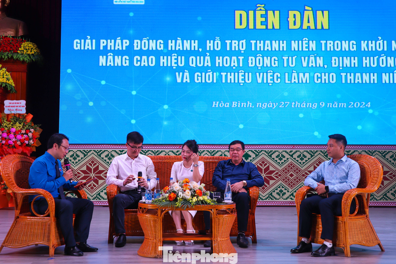 Trong cùng ngày, Hội LHTN Việt Nam tỉnh đã tổ chức diễn đàn Giải pháp đồng hành, hỗ trợ thanh niên khởi nghiệp, lập nghiệp nâng cao hiệu quả hoạt động tư vấn, định hướng nghề nghiệp và giới thiệu việc làm cho thanh niên.