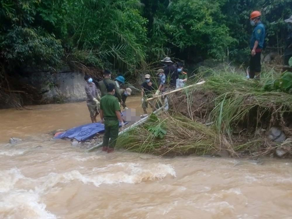 Thi thể nạn nhân được thấy cách nơi gặp nạn 15 km. Ảnh: Công an Sơn La