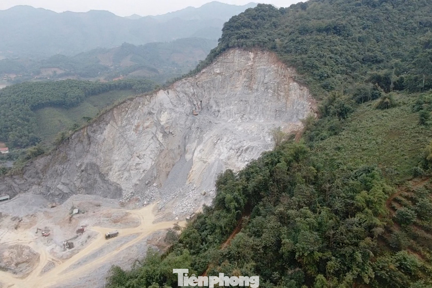 Mỏ đá Mèo Gù của Công ty TNHH Thắng Lợi. Mỏ đá Mèo Gù của Công ty TNHH Thắng Lợi.