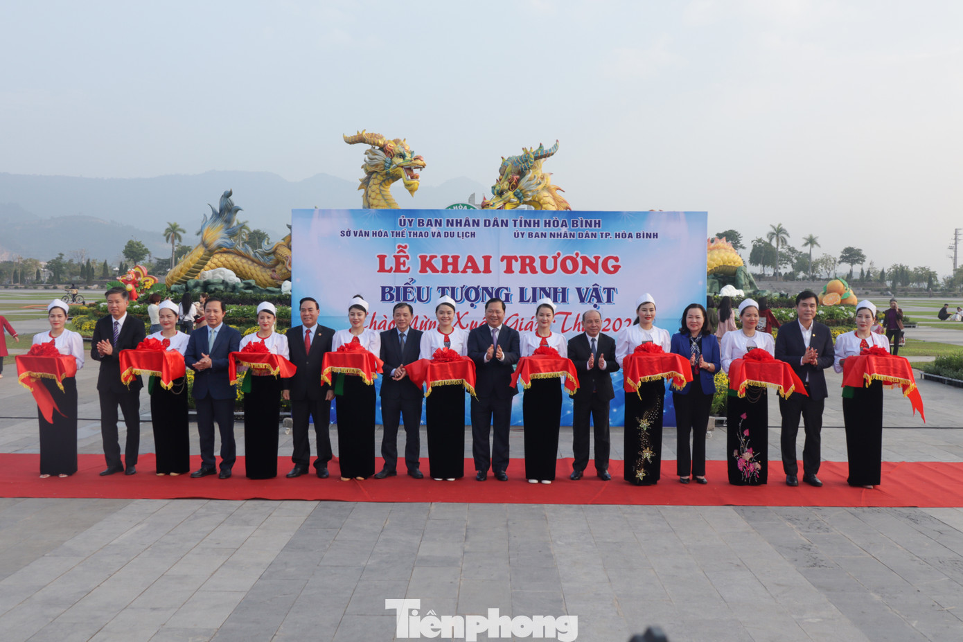 Biểu tượng linh vật là công trình nghệ thuật tạo điểm nhấn về văn hóa và du lịch nhằm thu hút du khách đến với TP Hòa Bình và tỉnh Hòa Bình trong dịp xuân Giáp Thìn.