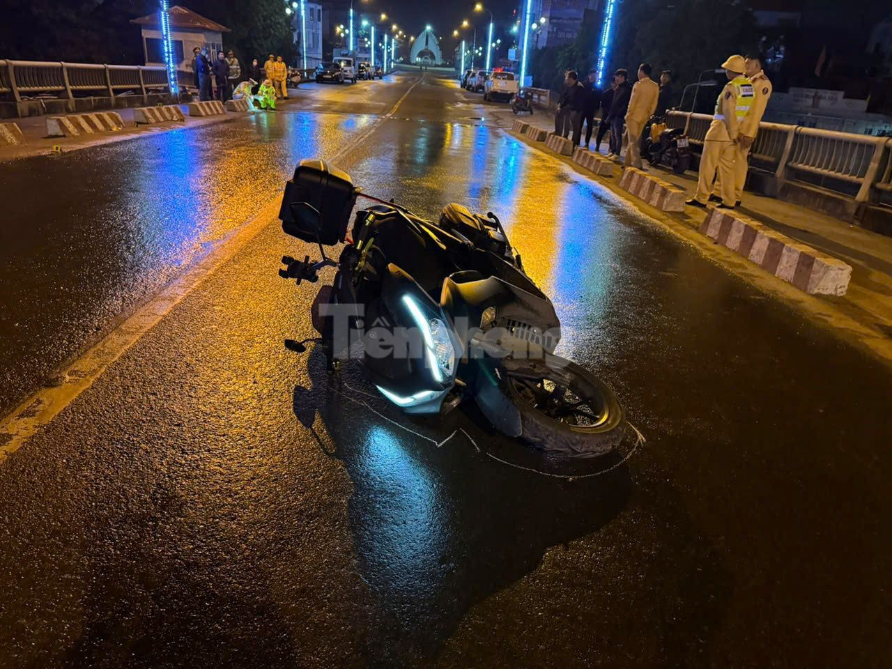 Hiện trường vụ tai nạn khiến 2 người đàn ông Hàn Quốc thương vong. Hiện trường vụ tai nạn khiến 2 người đàn ông Hàn Quốc thương vong.